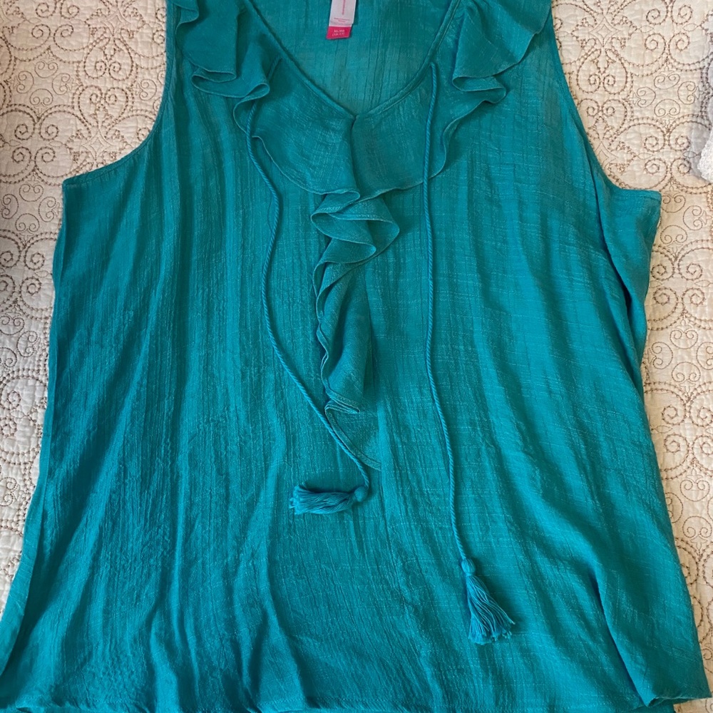 Sleeveless top - Picture 2 of 2